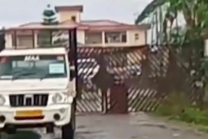 মাজনিশা প্ৰচণ্ড গুলীবৰ্ষণ, ৰাজ্যজুৰি চাঞ্চল্য