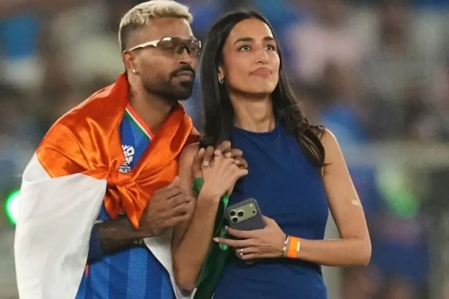 ‘যেতিয়াৰ পৰা মোৰ জীৱনলৈ মাহিকা আহিছে...’; খিতাপ জয়ৰ পিছতে হাৰ্দিক পাণ্ডিয়াই প্ৰেয়সীক ক’লে সৰ্বস্ব