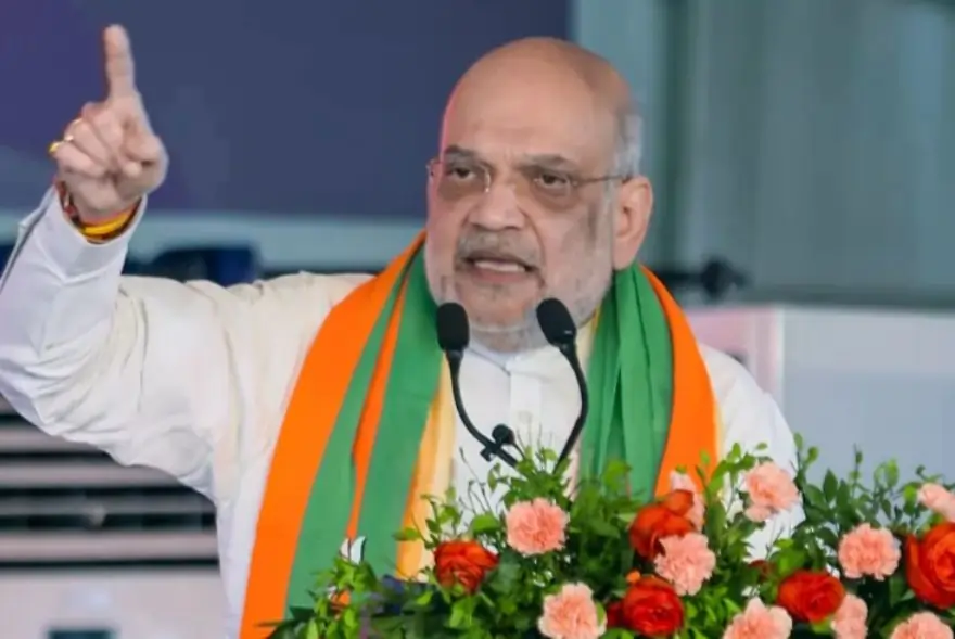 সোণৰ বাংলাক মমতা বেনার্জীয়ে চিণ্ডিকেট ৰাজলৈ ৰূপান্তৰ কৰাৰ অভিযোগ অমিত শ্বাহৰ