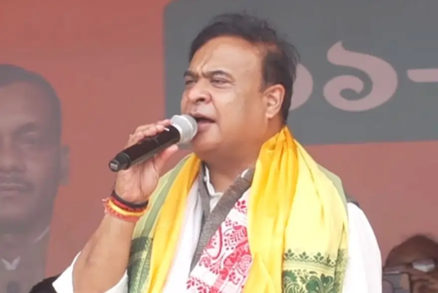 “বাংলাদেশী আৰু আমি একেলগে জীয়াই থাকিব নোৱাৰো”: পশ্চিম বংগৰ পৰা বাংলাদেশীক হুংকাৰ হিমন্ত বিশ্ব শৰ্মাৰ
