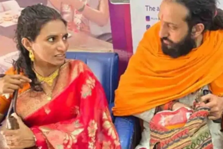 বিবাহপাশত আৱদ্ধ হ’ল আই আই টি বাবা অভয় সিং, পৰিয়ালে জনালে উষ্ম আদৰণি