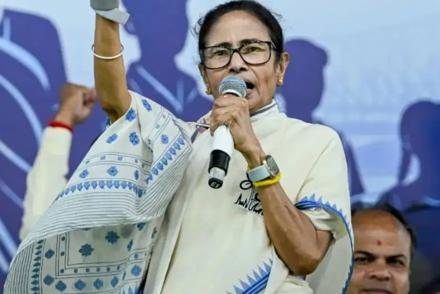ভবানীপুৰৰ আসনৰ পৰা মনোনয়ন দাখিল মমতা বেনাৰ্জীৰ; নিৰ্বাচনৰ পূৰ্বেই দেখুৱালে শক্তি