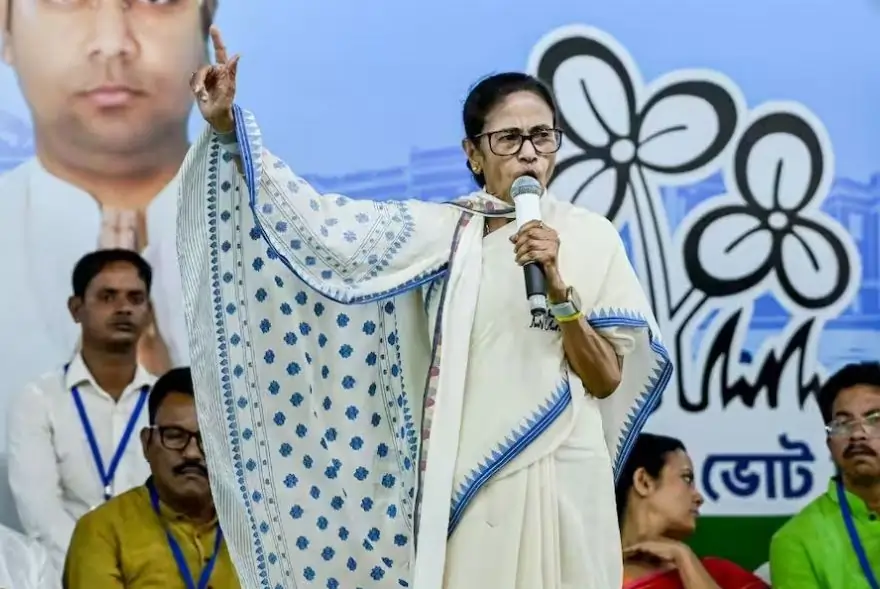 “সাপক বিশ্বাস কৰিব পাৰিলেও বিজেপিক বিশ্বাস কৰিব নোৱাৰি’; মমতা বেনাৰ্জী