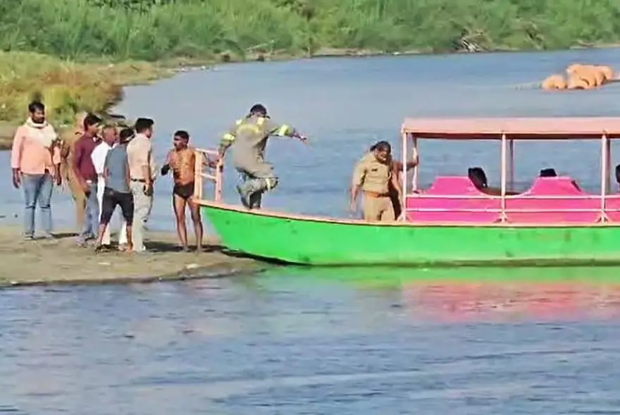 মথুৰাত শোকাৱহ ঘটনা; যমুনা নদীত নাও দুৰ্ঘটনাত ১০ জনৰ মৃত্যু
