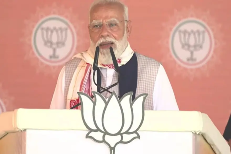 কংগ্ৰেছে অনুপ্ৰৱেশকাৰীক সুৰক্ষা দি খিলঞ্জীয়াক বিপদত পেলাইছে : বৰপেটাৰ পৰা প্ৰধানমন্ত্ৰী মোদীৰ গৰ্জন