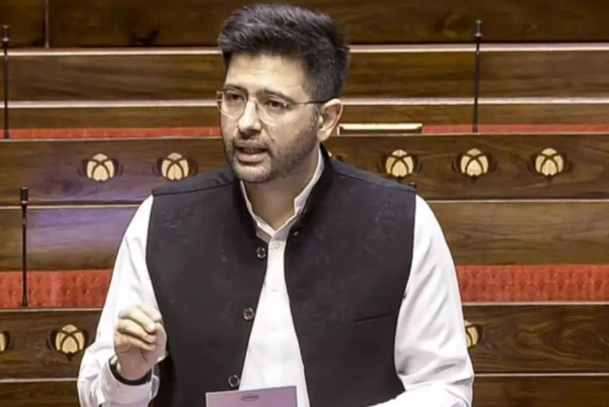 মোৰ মৌনতাক পৰাজয় বুলি নাভাবিবঃ আপৰ এক্সনৰ পিছত ৰাঘৱ চাড্ডাৰ প্ৰতিক্ৰিয়া