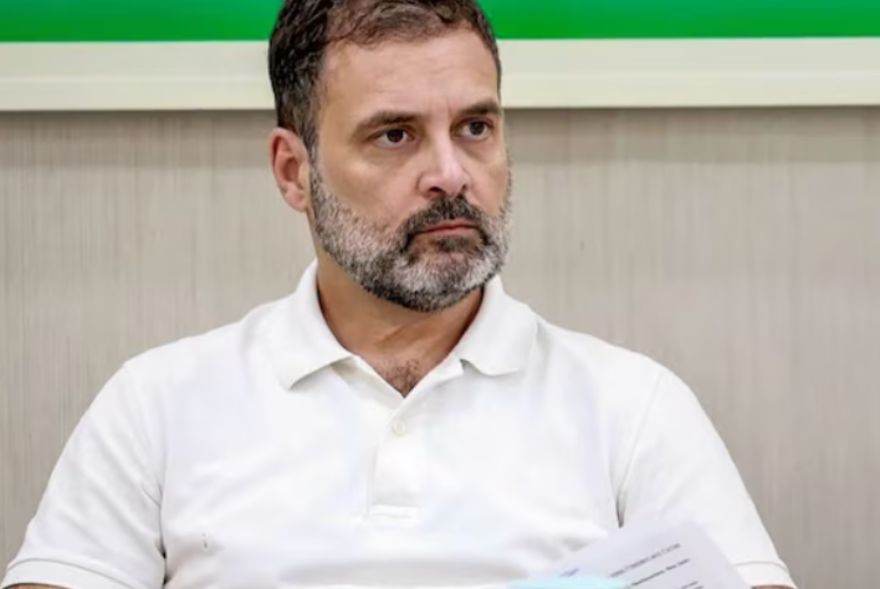দ্বৈত নাগৰিকত্বৰ অভিযোগক লৈ বিপদত ৰাহুল গান্ধী, এফআইআৰ ৰুজুৰ নিৰ্দেশ