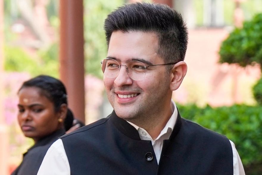 আম আদমী পাৰ্টীৰ পৰা পদত্যাগ ৰাঘৱ চাদ্দাৰ; শীঘ্ৰেই পিন্ধিব গেৰুৱা বসন