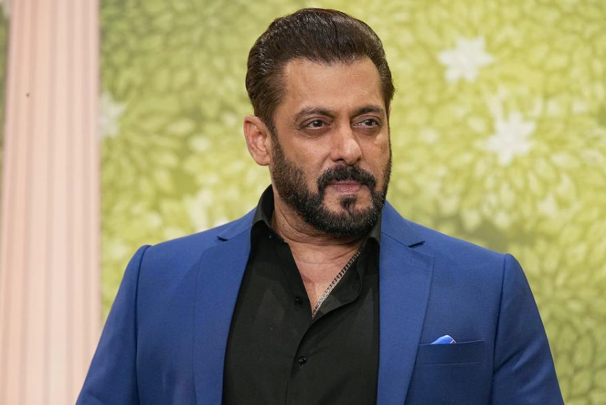 “কিছু সময় ধৈৰ্য ধৰক...”; ২৭ চনৰ ঈদক লৈ ছলমান খানৰ ডাঙৰ ঘোষণা