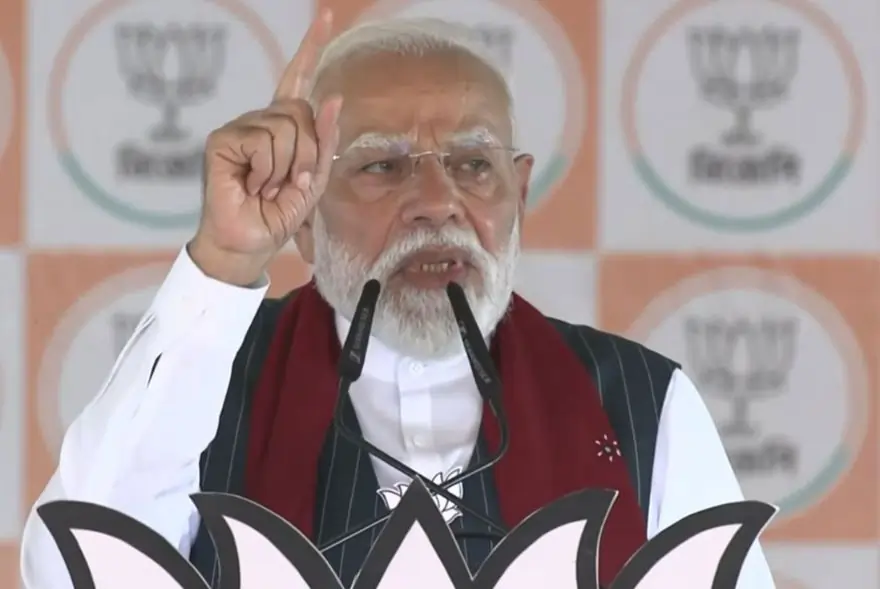 “অনুপ্ৰৱেশকাৰীৰ জৰিয়তে বংগৰ সংস্কৃতি পৰিৱৰ্তন কৰিছে”: মমতা বেনাৰ্জীক তীক্ষ্ণ সমালোচনা প্ৰধানমন্ত্ৰী মোদী