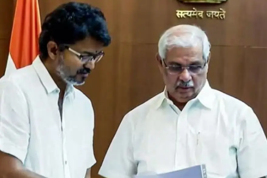 তামিলনাডুত ‘বিজয় যুগ’ৰ আৰম্ভণি! কাইলৈ মুখ্যমন্ত্ৰী ৰূপে শপত ল’ব থালাপতিয়ে