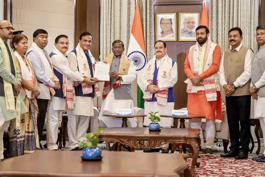 মুখ্যমন্ত্ৰীৰ শপত ল'বলৈ ড° হিমন্ত বিশ্ব শর্মাক অনুমোদন ৰাজ্যপালৰ