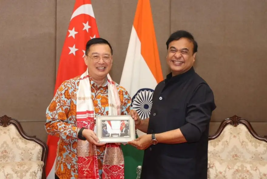 হিমন্ত বিশ্ব শৰ্মাক ছিংগাপুৰৰ উচ্চায়ুক্তৰ অভিনন্দন: অসমৰ উন্নয়নত সহযোগিতাৰ আশ্বাস