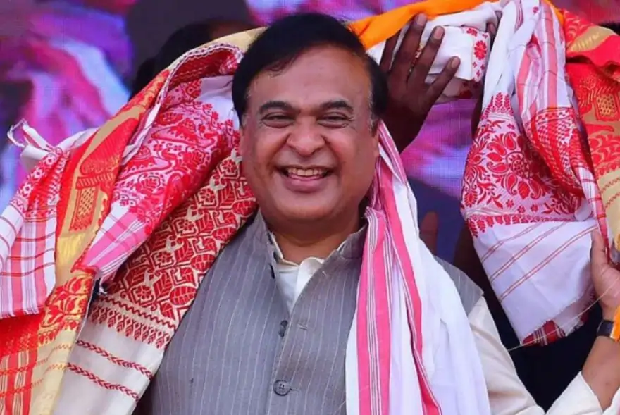 শপত গ্ৰহণৰ পিছতেই একচন মুডত হিমন্ত বিশ্ব শৰ্মাঃ মন্ত্ৰীৰ কনভয় হ্ৰাসৰ লগতে কেইবাটাও গুৰুত্বপূৰ্ণ নিৰ্দেশ