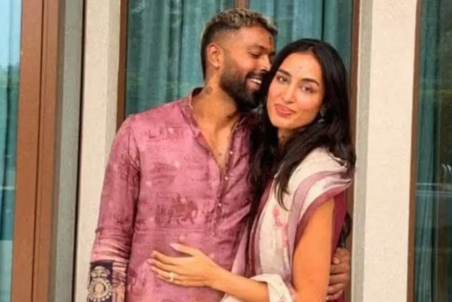 দ্বিতীয় বাৰৰ বাবে দৰা হ’ব হাৰ্দিক পাণ্ডিয়া; আই পি এলৰ মাজতে মহিকা শৰ্মাৰ সৈতে বহিব বিবাহত