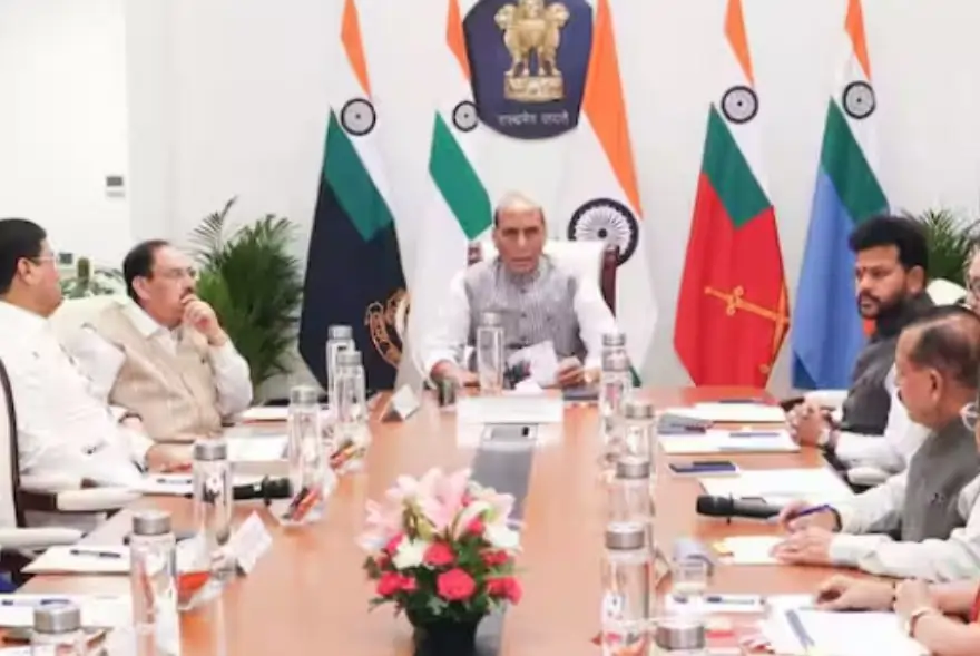 নাই কোনো সংকট! ৬০ দিনৰ খাৰুৱা তেল আৰু ৪৫ দিনৰ এলপিজি মজুত থকাৰ কথা ঘোষণা কেন্দ্ৰৰ