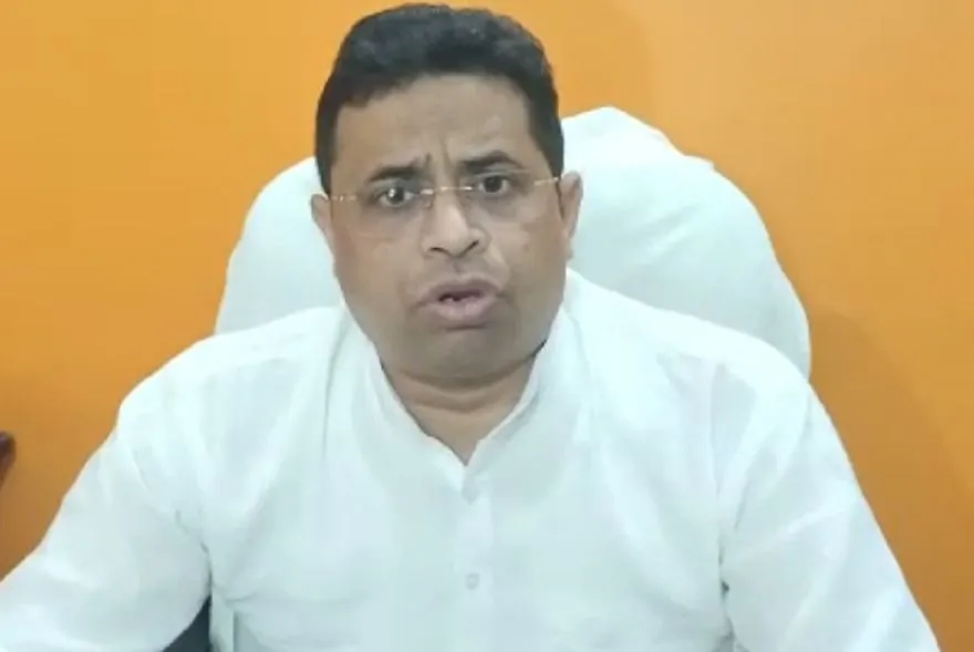 “তৃণমূল কংগ্ৰেছৰ ২০ সাংসদ বিজেপিত যোগদান কৰিবলৈ সাজু”; সাংসদ সৌমিত্ৰ খানৰ বিস্ফোৰক মন্তব্য