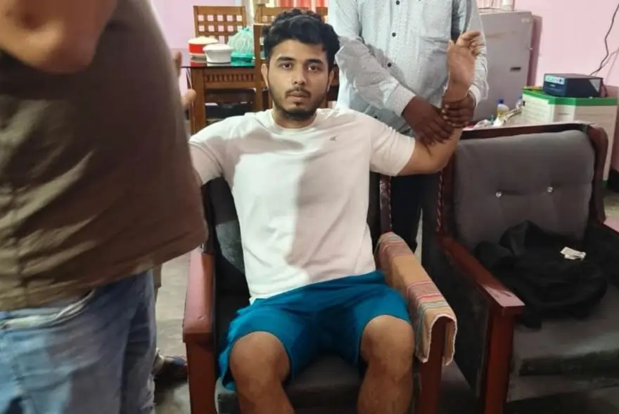 উৎকোচ লৈ হাতে-লোতে গ্ৰেপ্তাৰ এপিএছচিৰ পৰীক্ষাত শীৰ্ষস্থান দখল কৰা বন বিষয়া