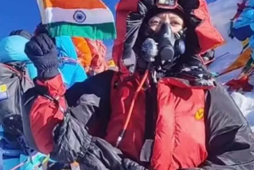 মাউন্ট এভাৰেষ্ট জয় কৰি অসমলৈ গৌৰৱ কঢ়িয়াই আনিলে ৰূপামণি গড়ে