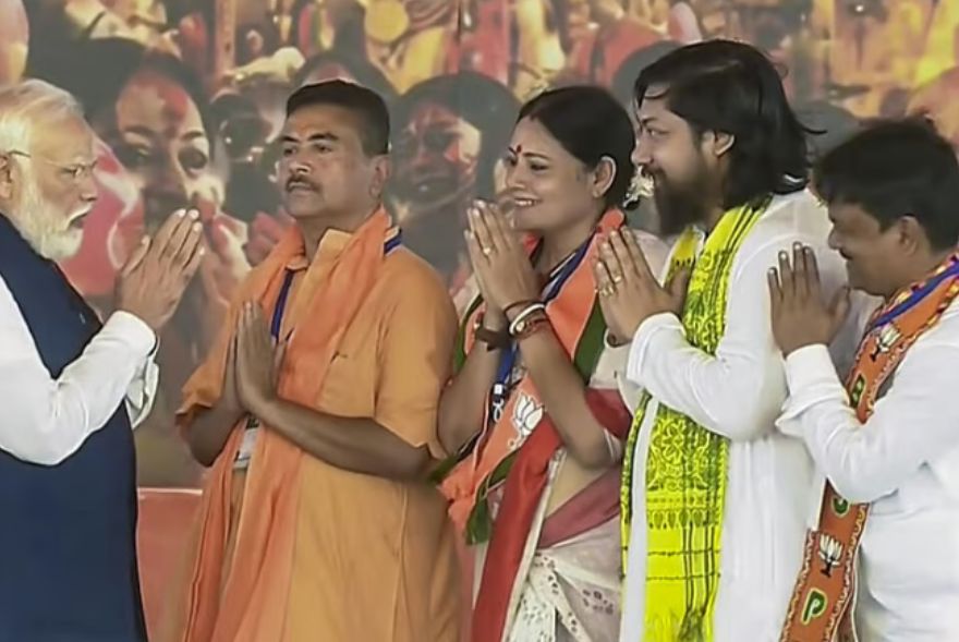 বংগত বিজেপিৰ নতুন যুগ : শুভেন্দুৰ নেতৃত্বত শপত ল’লে পাঁচ ‘সাৰথি’য়ে