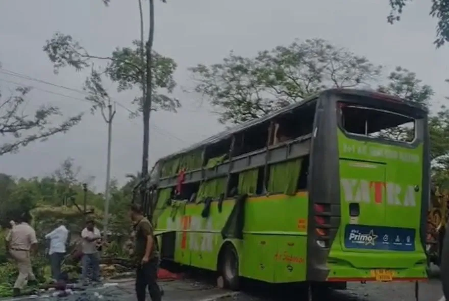 ৰাজ্যত ভয়ংকৰ নৈশ বাছ দূৰ্ঘটনা; ঘৰ গৈ নাপালে দ্বীপজ্যোতি