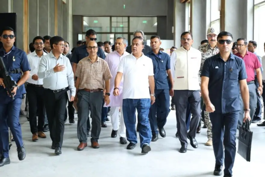 গুৱাহাটীৰ আন্তঃগাঁথনি আৰু উন্নয়নমূলক প্ৰকল্পৰ পৰ্যালোচনা মুখ্যমন্ত্ৰী ড০ হিমন্ত বিশ্ব শৰ্মাৰ