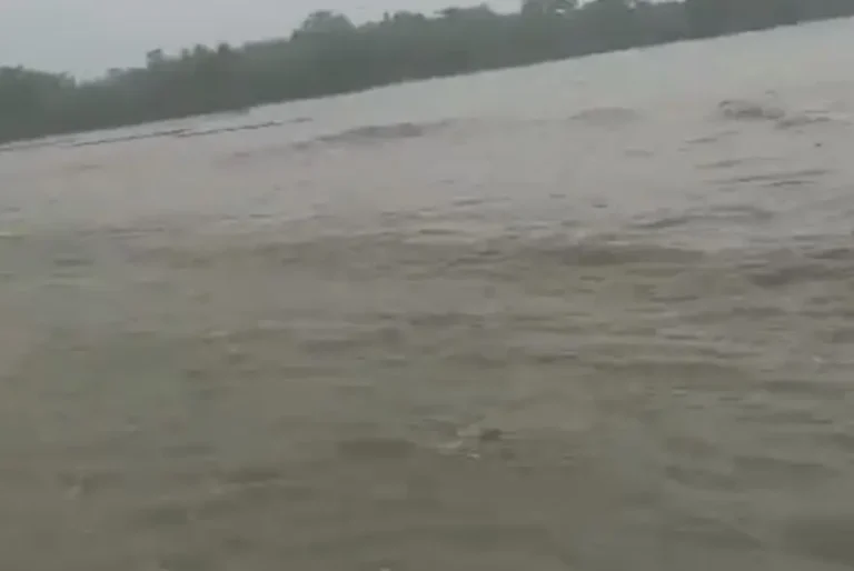 ডিব্ৰুগড়ত ভয়াৱহ হৈ পৰিছে বান পৰিস্থিতিঃ বন্যাৰ্তৰ বাবে জাৰি নিৰ্দেশনা