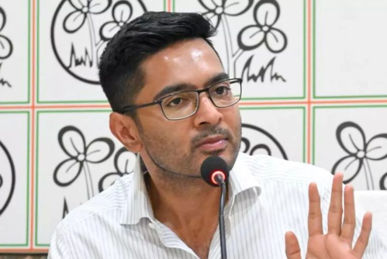 পুৱাই অভিষেক বেনাৰ্জীৰ ঘৰত কলকাতা আৰক্ষীৰ দল; মমতা বেনাৰ্জীও উপস্থিত