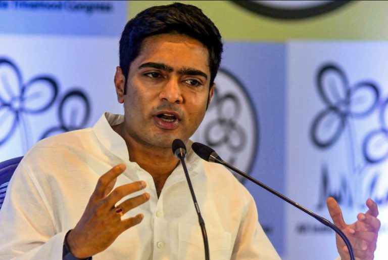 ‘সাংসদ বিধায়কক ক্ৰয় কৰি তল পেলাব নোৱাৰে’; টিএমচিত বিভাজন সন্দৰ্ভত অভিষেক বেনাৰ্জীৰ প্ৰতিক্ৰিয়া