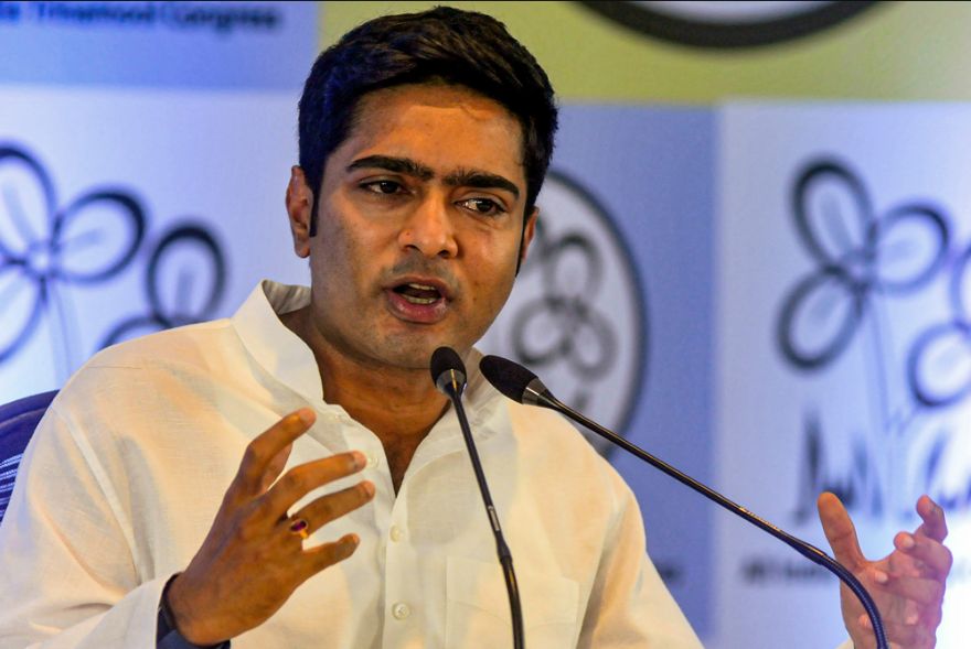 ‘সাংসদ বিধায়কক ক্ৰয় কৰি তল পেলাব নোৱাৰে’; টিএমচিত বিভাজন সন্দৰ্ভত অভিষেক বেনাৰ্জীৰ প্ৰতিক্ৰিয়া