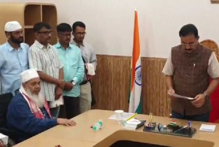পুনৰ অসমৰ ৰাজনীতিত বদৰুদ্দিন আজমল; বিধায়কৰূপে ললে শপত গ্ৰহণ