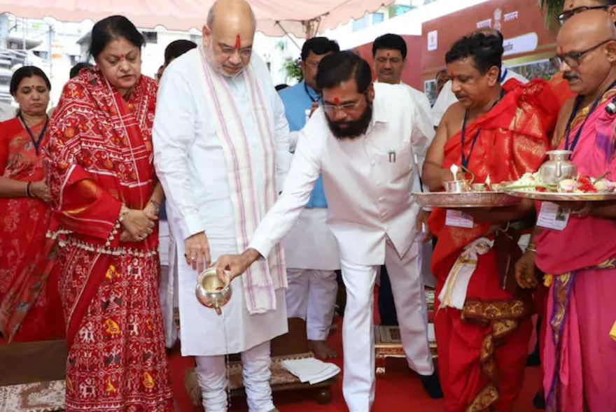 ‘এতিয়া এটা হে শিৱসেনা আছে, বেলেগ ফৈদ নাই’; উদ্ধৱ থাকৰেক তীক্ষ্ণ সমালোচনা অমিত শ্বাহৰ