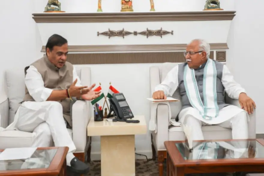 অসমক শক্তিৰ ক্ষেত্ৰত স্বাৱলম্বী কৰিবলৈ কেন্দ্ৰৰ সম্পূৰ্ণ আশ্বাস : দিল্লীত কেন্দ্ৰীয় মন্ত্ৰী খট্টৰক সাক্ষাৎ মুখ্যমন্ত্ৰী ড০ শৰ্মাৰ