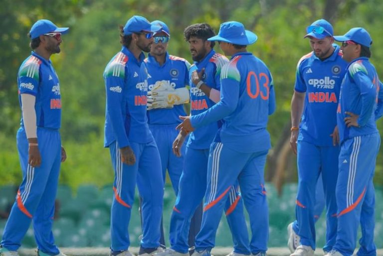 শ্ৰীলংকাক পৰাস্ত কৰি ট্ৰাই ছিৰিজত জয়লাভ টিম ইণ্ডিয়াৰ...