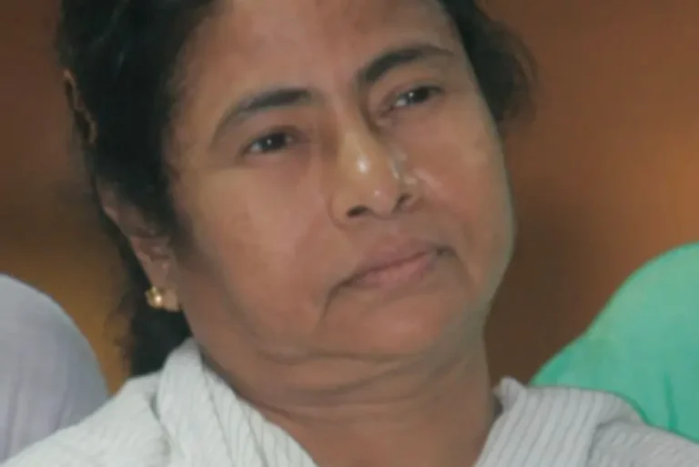 বংগৰ ৰাজনীতিত জোকাৰণি! অধ্যক্ষ পদৰ পৰা অপসাৰণ মমতা বেনাৰ্জীক!