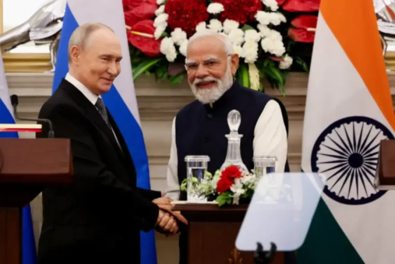 ভাৰত-ৰাছিয়াৰ সম্পৰ্ক 'ভাতৃত্ববোধ আৰু বিশ্বাসৰ': আমেৰিকাৰ চাপক নেওচি মোদীৰ নেতৃত্বক পুটিনৰ প্ৰশংসা