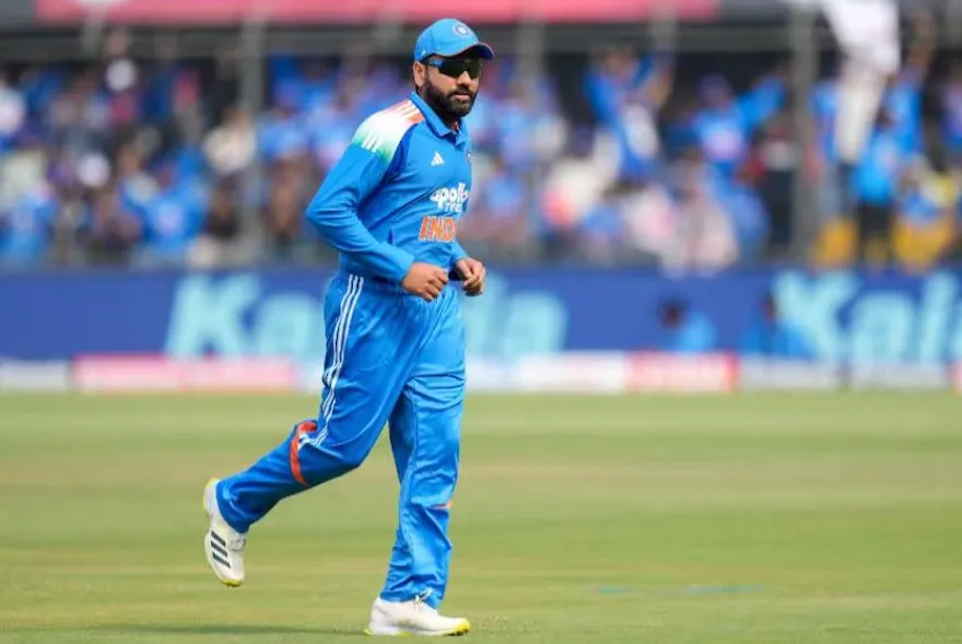 বিৰাট কোহলীৰ পিছত এতিয়া এদিনীয়া শৃংখলাৰ পৰা বঞ্চিত হ’ব নেকি ৰোহিত শৰ্মা?