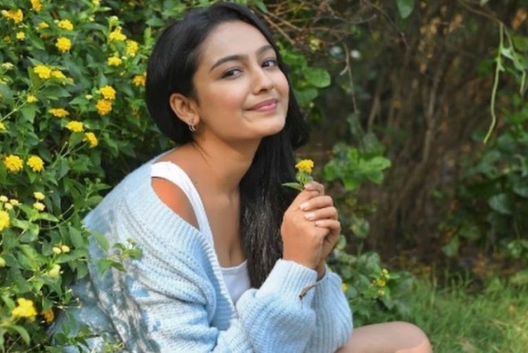 ‘কুমকুম ভাগ্য’ৰ অভিনেত্ৰী সঞ্চিতা উগলেৰ আত্মহত্যা; ২০ ঘণ্টাৰ পূৰ্বে দিছিল হাঁহি থকাৰ ষ্টেটাছ