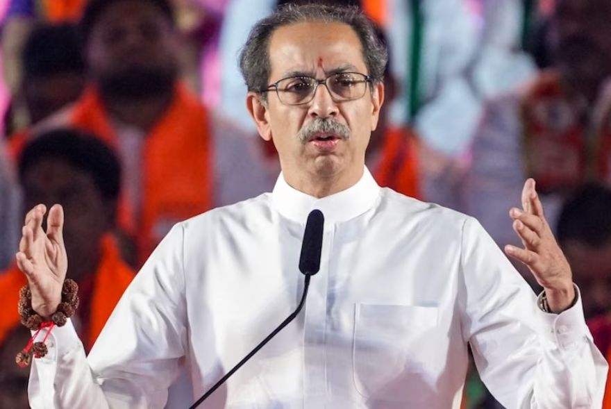 'দেশদ্ৰোহীক টিকট দিয়াটো ভুল আছিল, জনসাধাৰণৰ ওচৰত ক্ষমা বিচাৰিছো'; উদ্ধৱ ঠাকৰে
