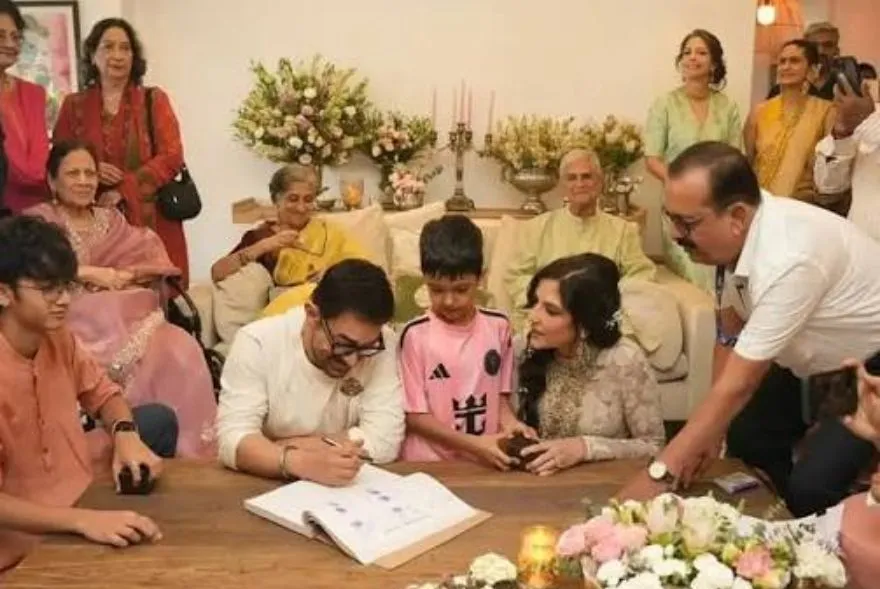 “গৌৰী হিন্দু নহয়”; ‘লাভ জেহাদ’ৰ অভিযোগত প্ৰথমবাৰৰ বাবে মুখ খুলিলে আমিৰ খানে
