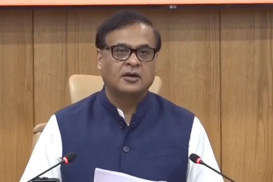 ‘সংবিধান সংশোধন কৰি হলেও অসমীয়া ভাষাক ৰক্ষা কৰা হ'ব’; মুখ্যমন্ত্ৰীৰ স্পষ্ট হুংকাৰ