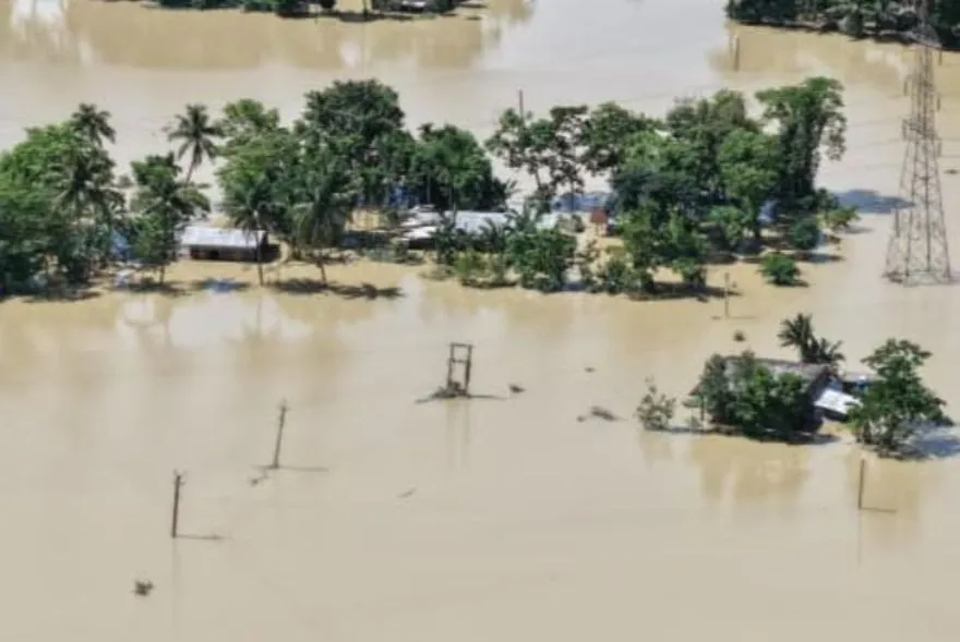 বানপীড়িত ৰাইজলৈ সকলো বিধায়কে আগবঢ়ালে এমাহৰ দৰমহা