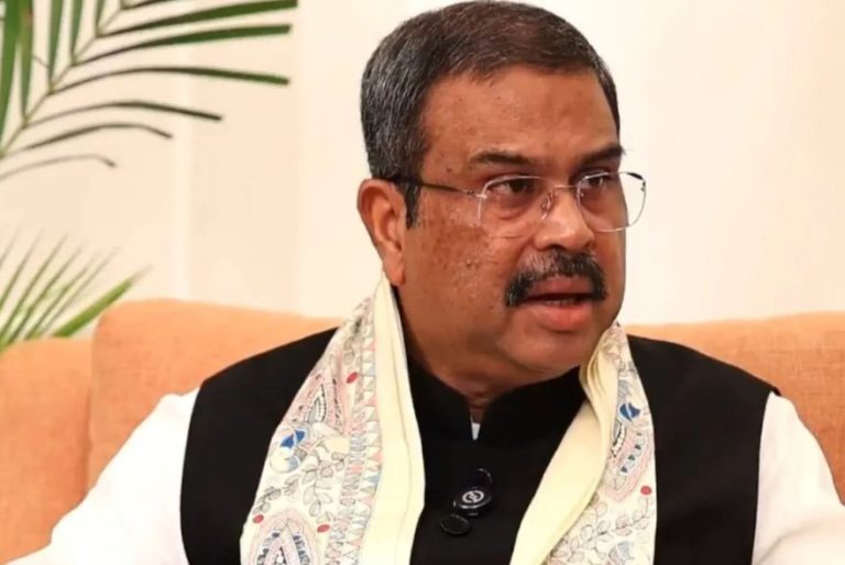 কেন্দ্ৰীয় শিক্ষামন্ত্ৰী ধৰ্মেন্দ্ৰ প্ৰধানৰ পদত্যাগ