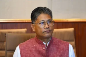 ‘কৃষকৰ পেটত লাঠ মাৰিব বিচাৰিছে অখিলে’; অখিল গগৈক তীব্ৰ আক্ৰমণ মন্ত্ৰী পীয়ুষ হাজৰিকাৰ
