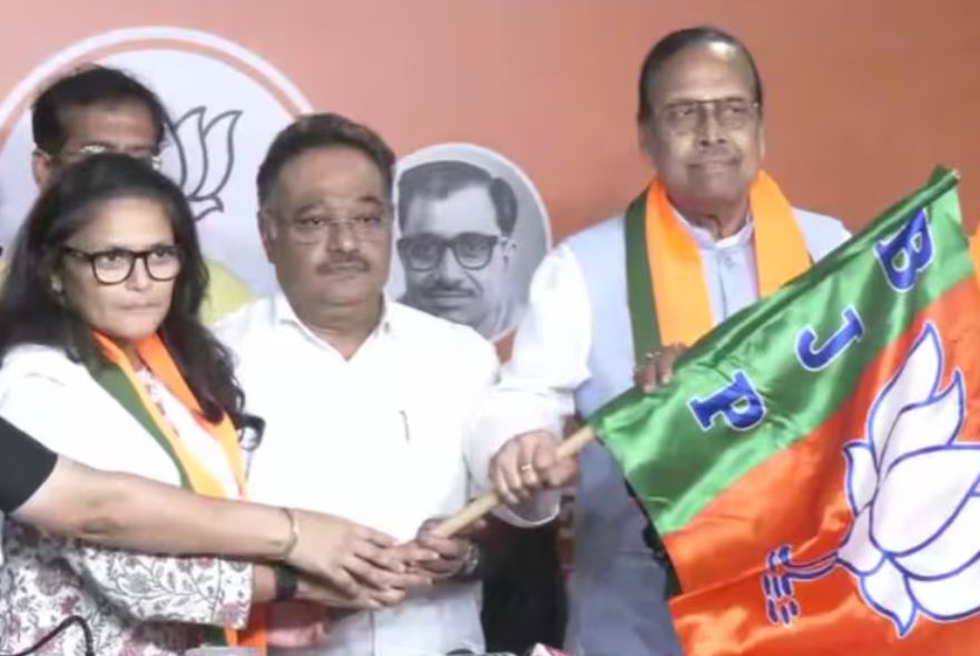 মমতা বেনাৰ্জীক মোক্ষম আঘাত; দুই সাংসদ সহ বিজেপিত যোগদান সুস্মিতা দেৱৰ