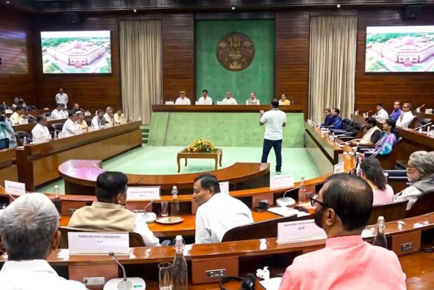 সৰ্বদলীয় বৈঠকত টিএমচি বিদ্ৰোহী সাংসদৰ আমন্ত্ৰক লৈ তীব্ৰ ক্ষোভ বিৰোধীৰ