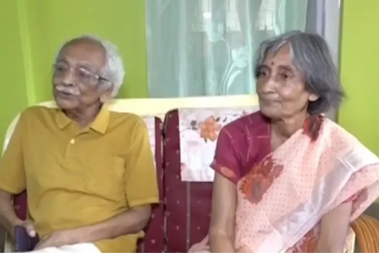জীৱনজোৰা সঞ্চয়ৰ ১ কোটি টকা দান অৱসৰপ্ৰাপ্ত অধ্যাপক দম্পতীৰ