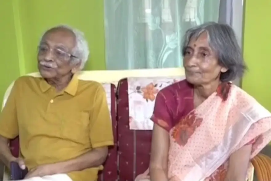 জীৱনজোৰা সঞ্চয়ৰ ১ কোটি টকা দান অৱসৰপ্ৰাপ্ত অধ্যাপক দম্পতীৰ