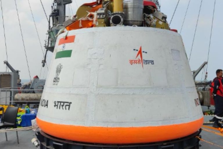 গগনযানৰ বিজ্ঞানী-অভিযন্তাৰ পদত্যাগ আৰু অৱসৰত কেন্দ্ৰৰ নিষেধাজ্ঞা