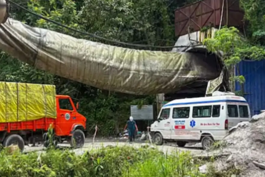 ছিকিম সুৰংগ ট্ৰেজেডী: অব্যাহত উদ্ধাৰ অভিযান, মৃতকৰ সংখ্যা ২২লৈ বৃদ্ধি